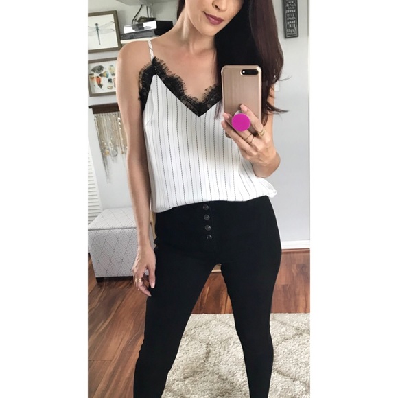 Last 1 | Promesa Lace Camisole - Picture 2 of 5